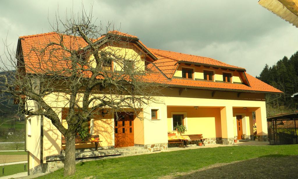 LjubnoTourist Farm Kolar别墅 外观 照片